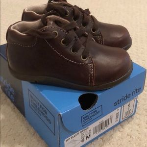 Stride rite elliot shoes